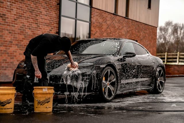 Servicii auto — direcție vizuală ilustrativă